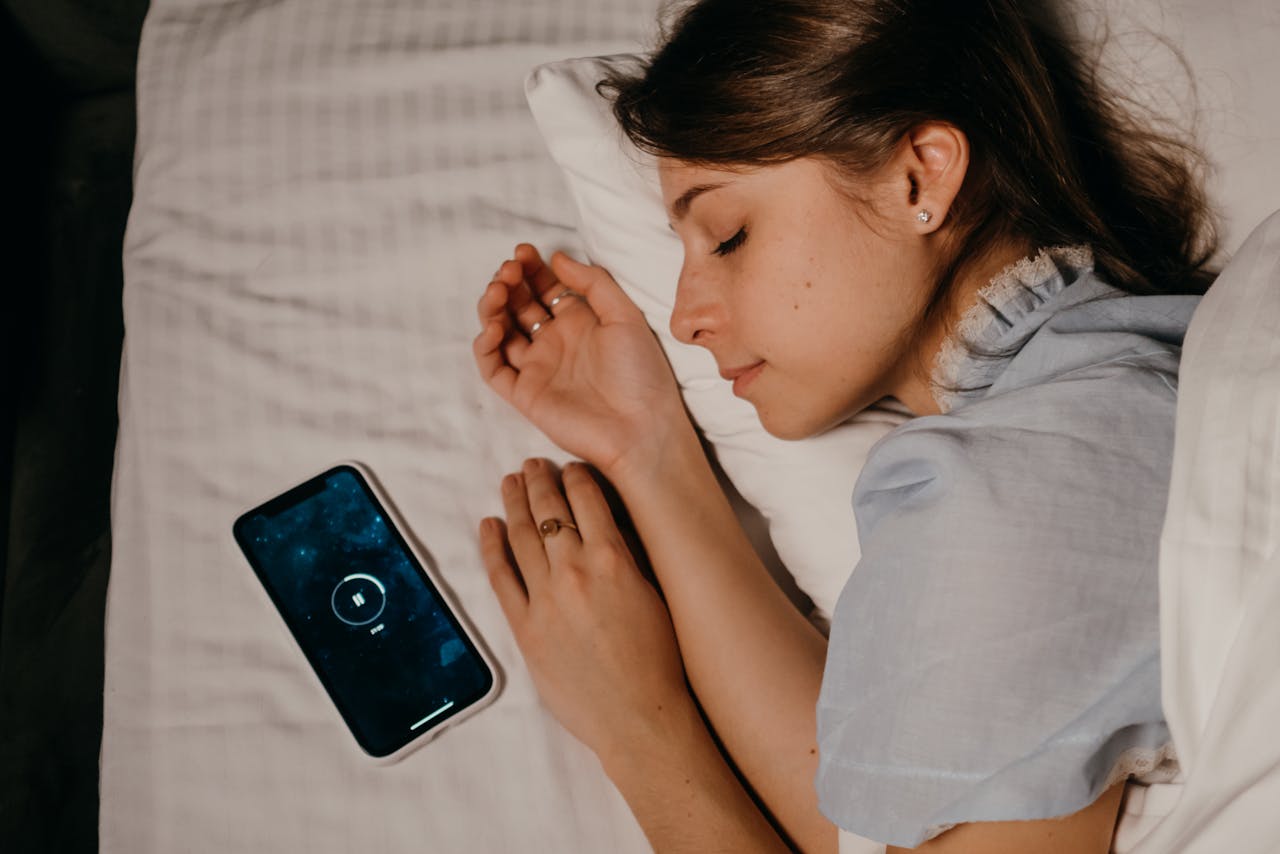 Best Cooling Side-Sleeper Pillow - Honeydew Sleep